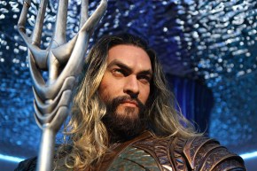 Long Aquaman Waves and Other Hairstyles To Feel Superhero Vibes