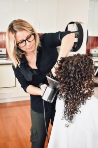 How to Use a Diffuser on Curly, Wavy and Straight Hair