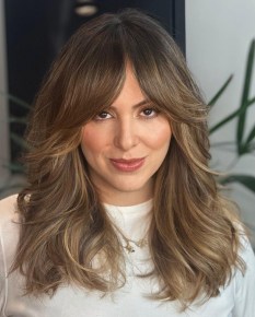 32 Effortlessly Glam Curtain Bangs with Layers