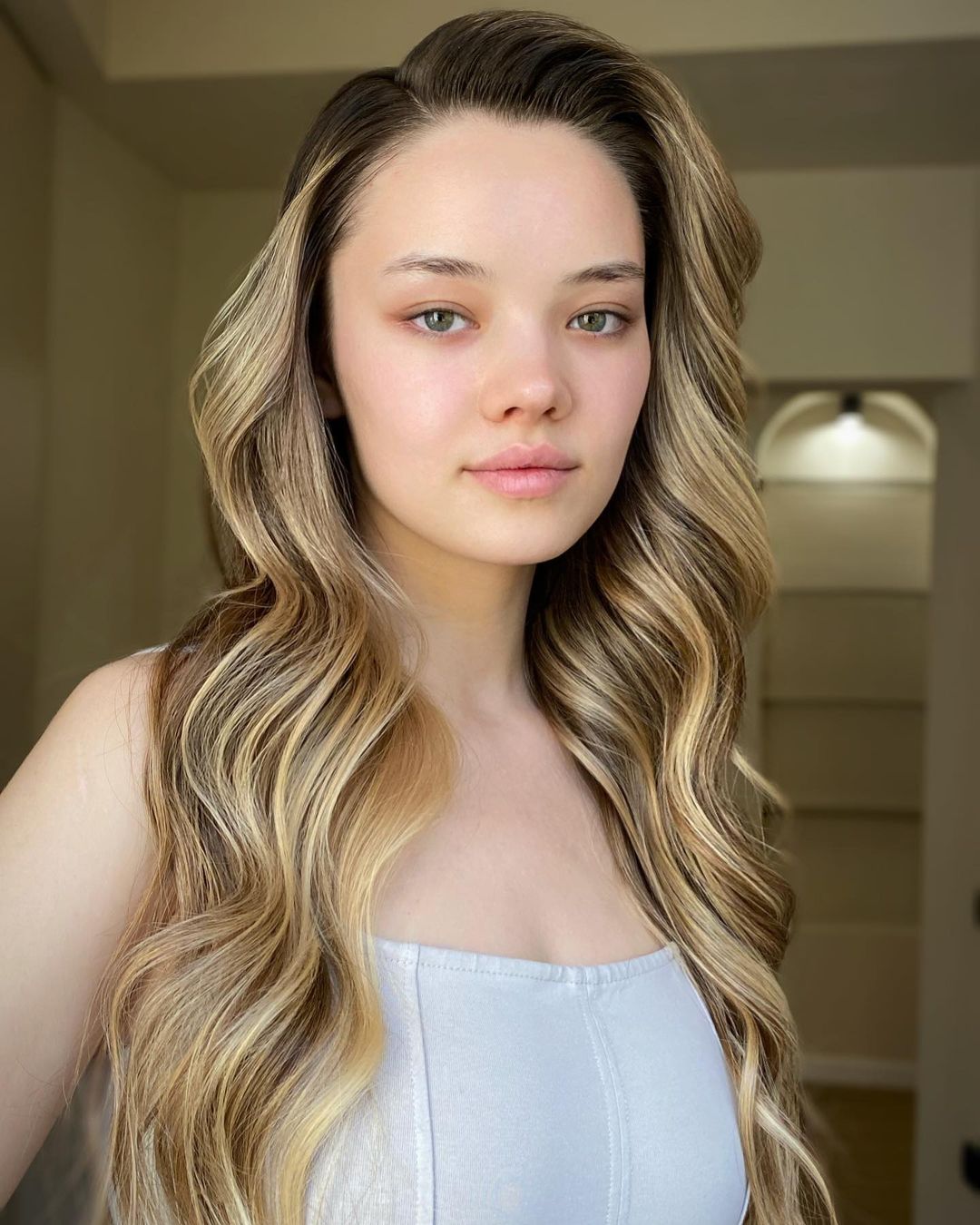 Soft Long Waves with Delicate Highlights