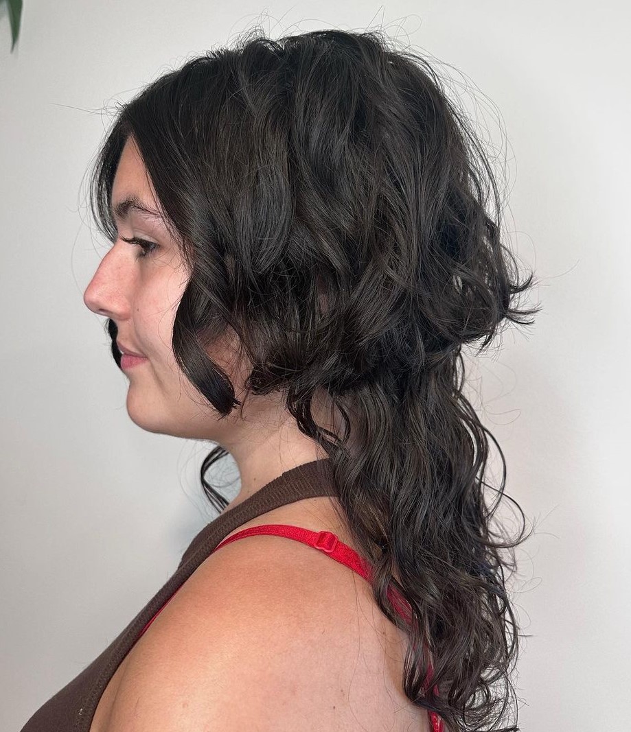 Wavy Jellyfish Haircut with Rounded Layers