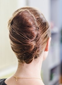 How to Make a French Twist in 5 Easy Steps